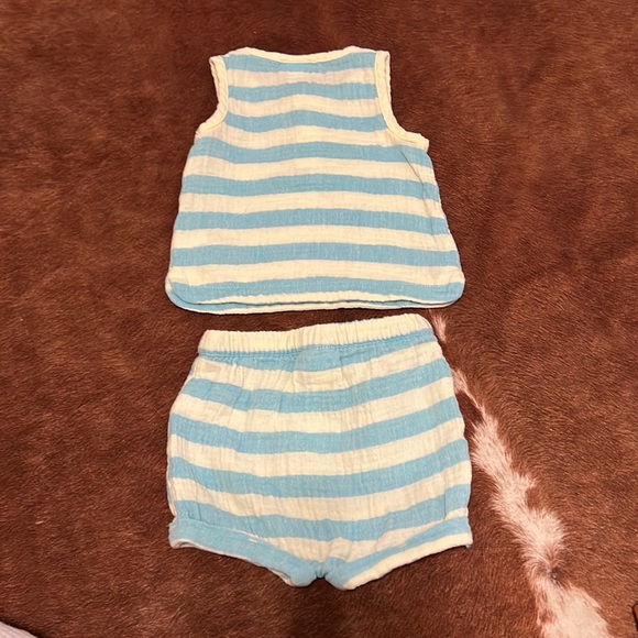 Cat and Jack stripe set for babies! - Picture 4 of 4